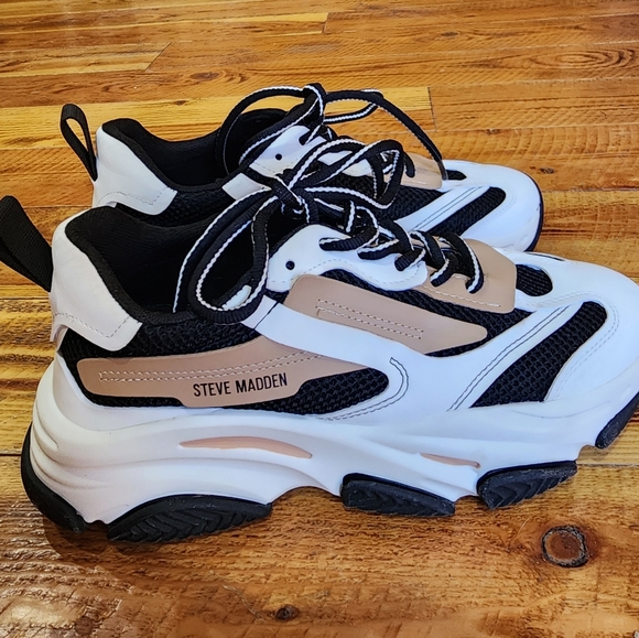 Sneakers - Picture 1 of 6